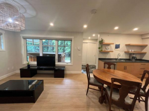 The Cedar Suite - Secluded Mountain Retreat with Forest Views and Hot Tub